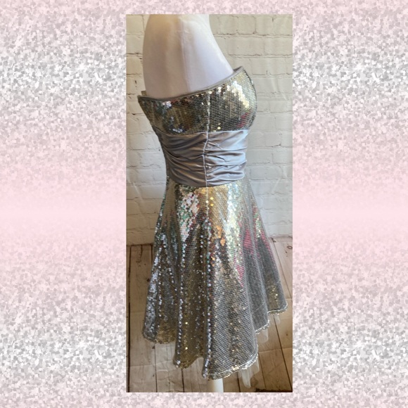 ✈️BLING! 3/4 extra small Silver Masquerade sequin party dress - Picture 5 of 9